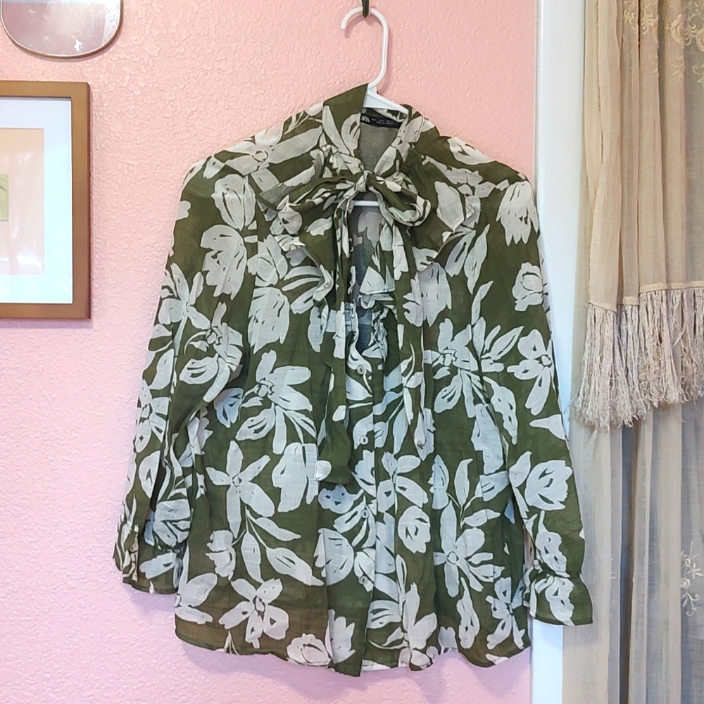Zara Cotton ruffle blouse bow tie green floral